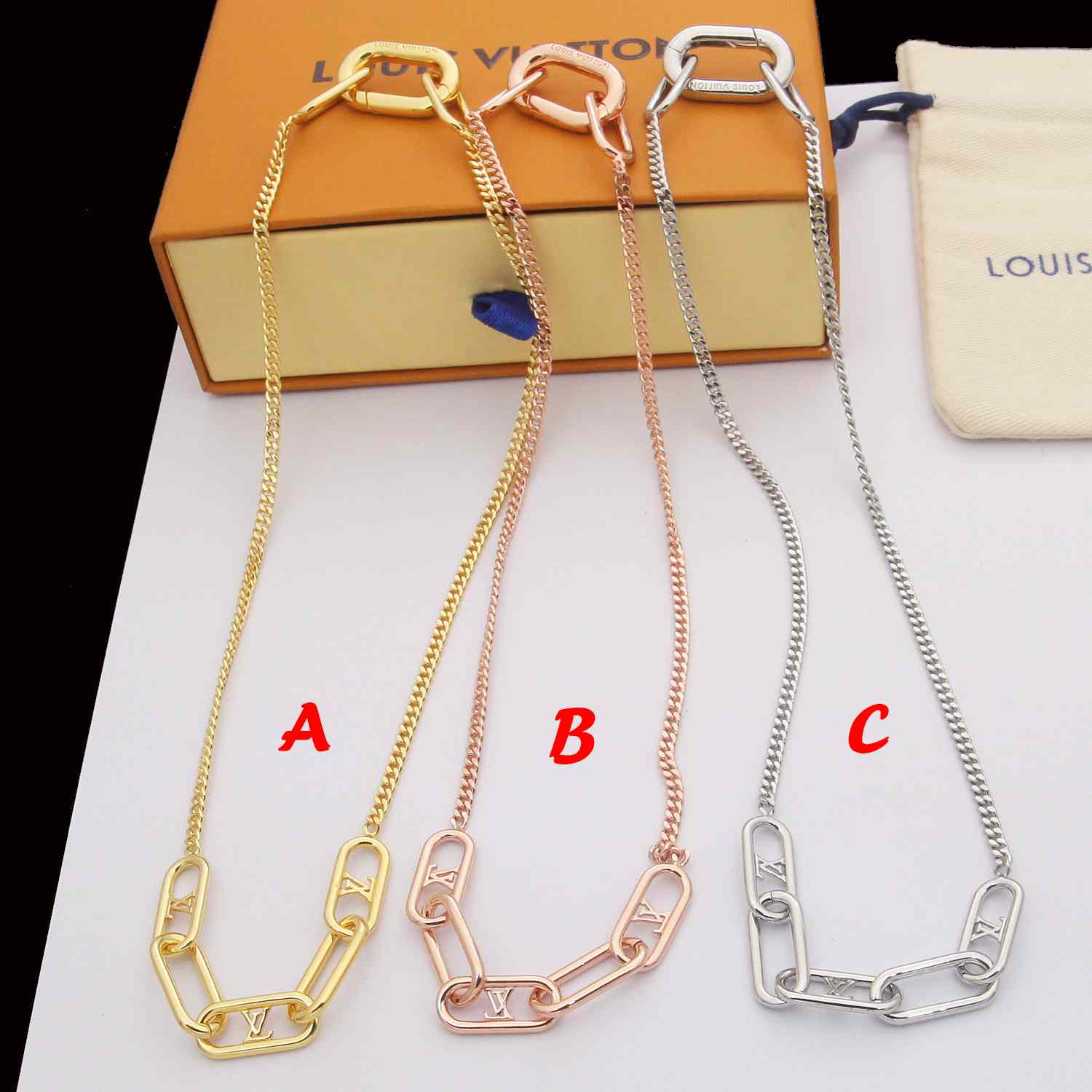 Louis Vuitton Mini Signature Chain Necklace   M00324 - DesignerGu