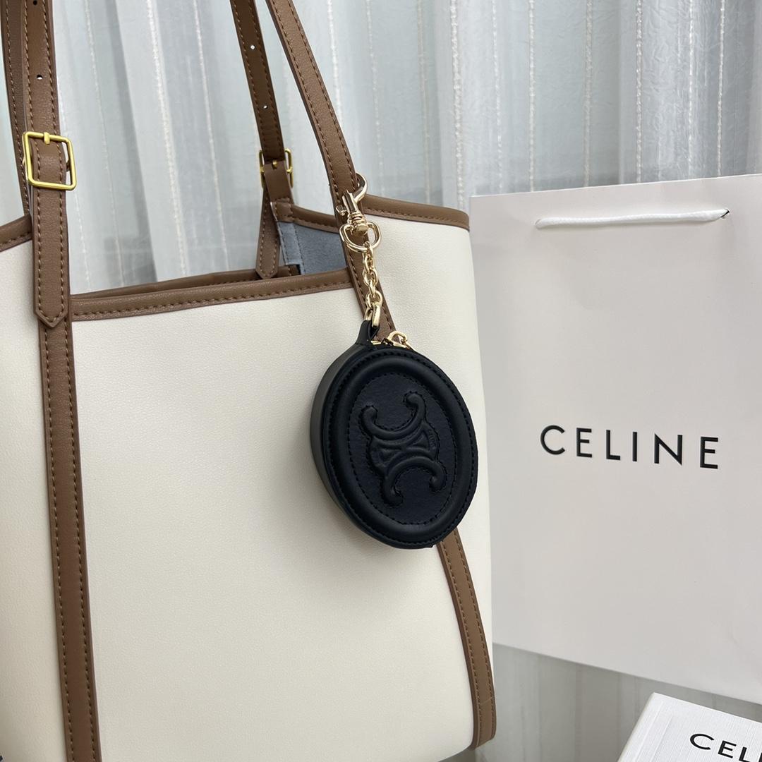 Celine Purse With Hook Cuir Triomphe In Smooth Calfskin  - DesignerGu