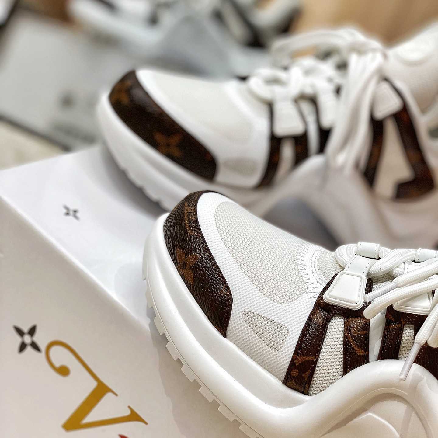 Louis Vuitton LV Archlight Sneaker      (upon uk size) - DesignerGu