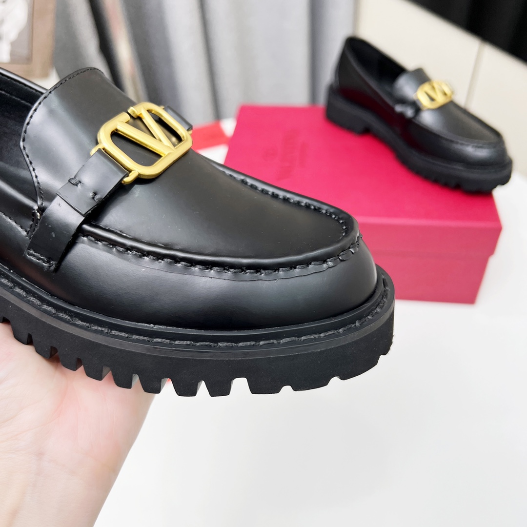 Valenti VLogo Signature Calfskin Loafer  - DesignerGu