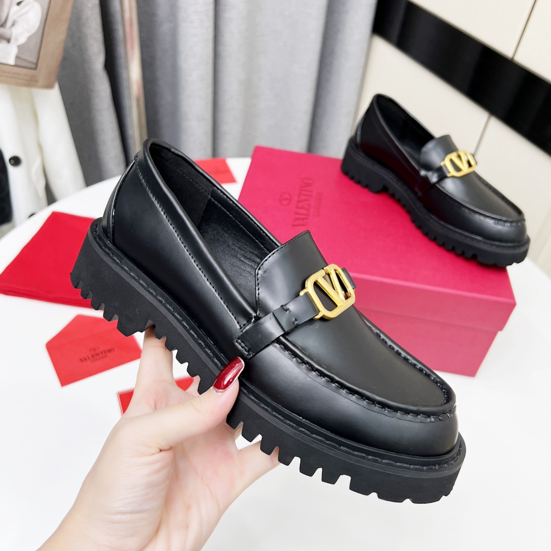 Valenti VLogo Signature Calfskin Loafer  - DesignerGu