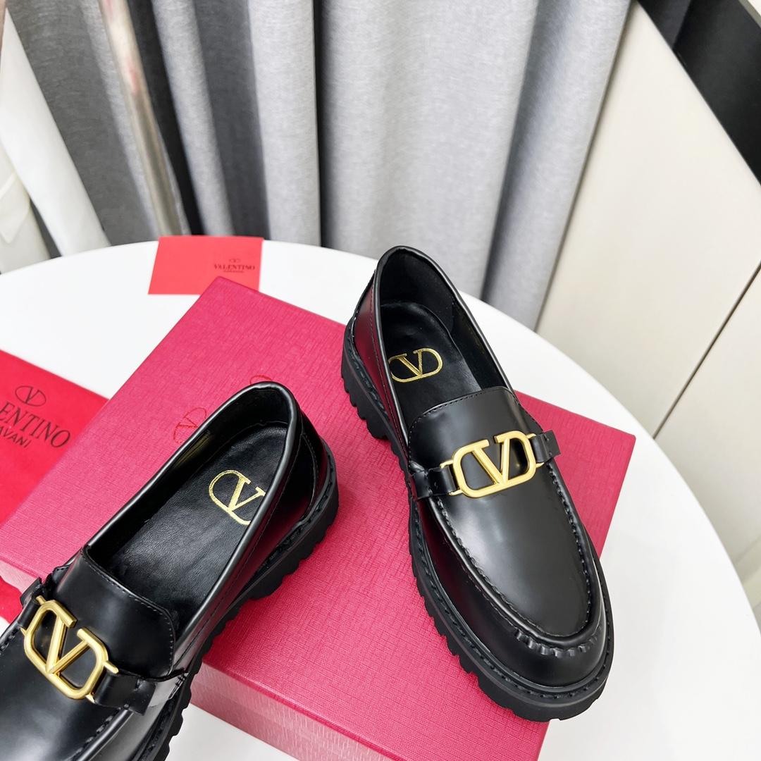 Valenti VLogo Signature Calfskin Loafer  - DesignerGu