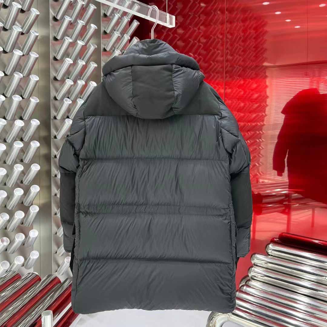 Burberry Logo Appliqué Nylon Puffer Coat - DesignerGu