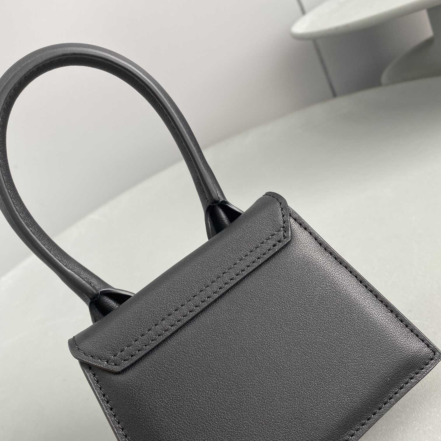 Jacquemus Le Chiquito Signature Leather Mini Handbag.(12-8-5cm) - DesignerGu