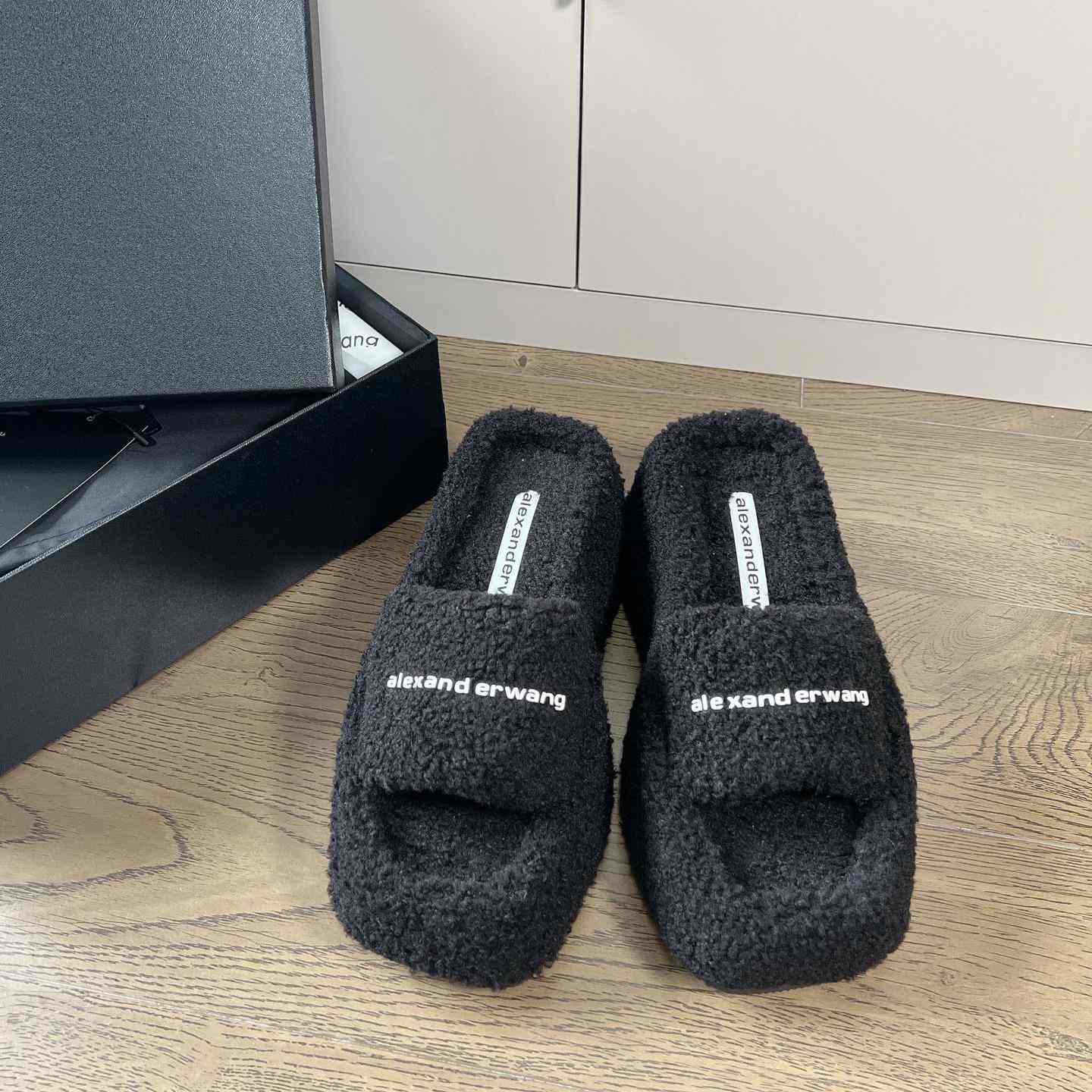 Alexander Wang Slide - DesignerGu