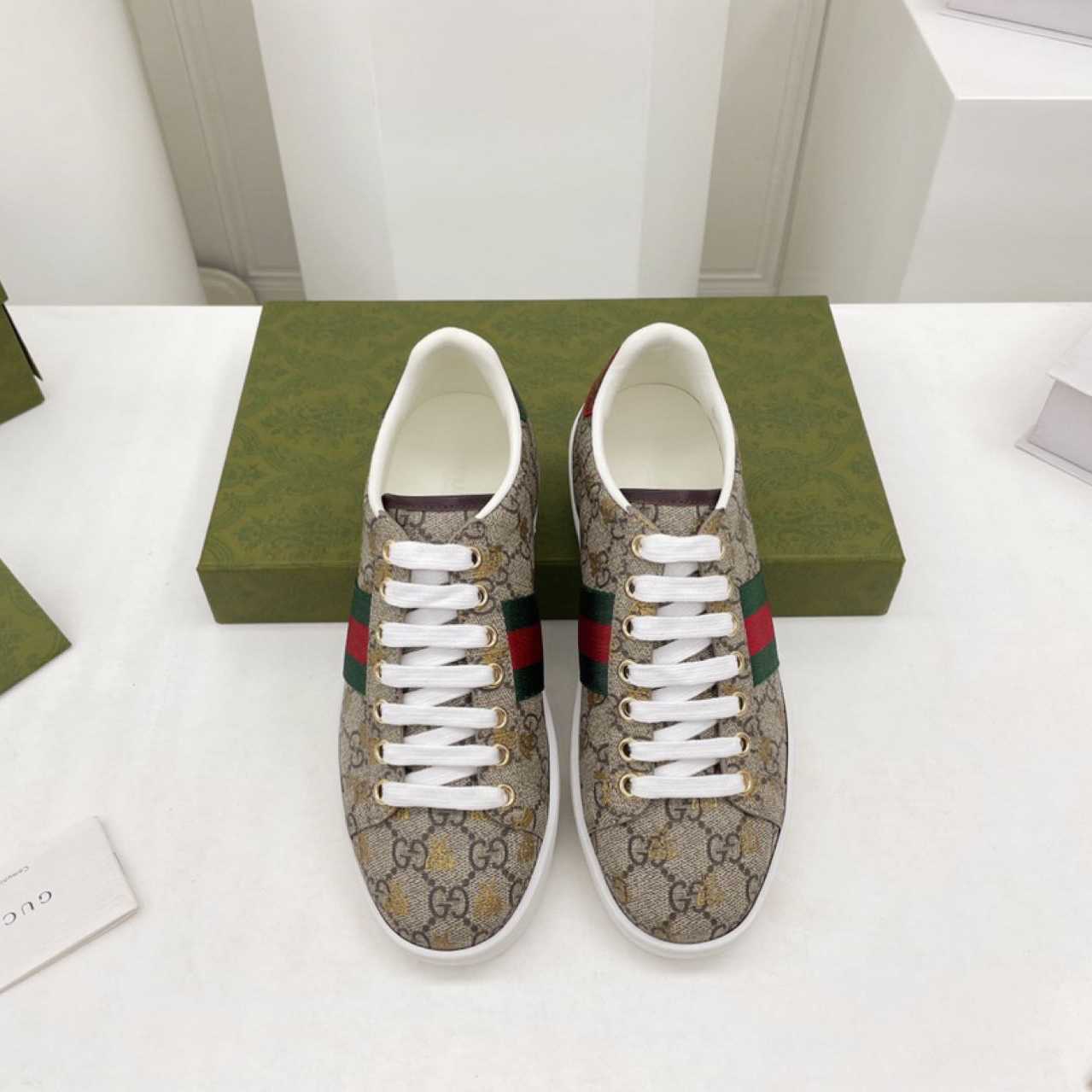 Gucci Ace GG Supreme Bees Sneaker - DesignerGu