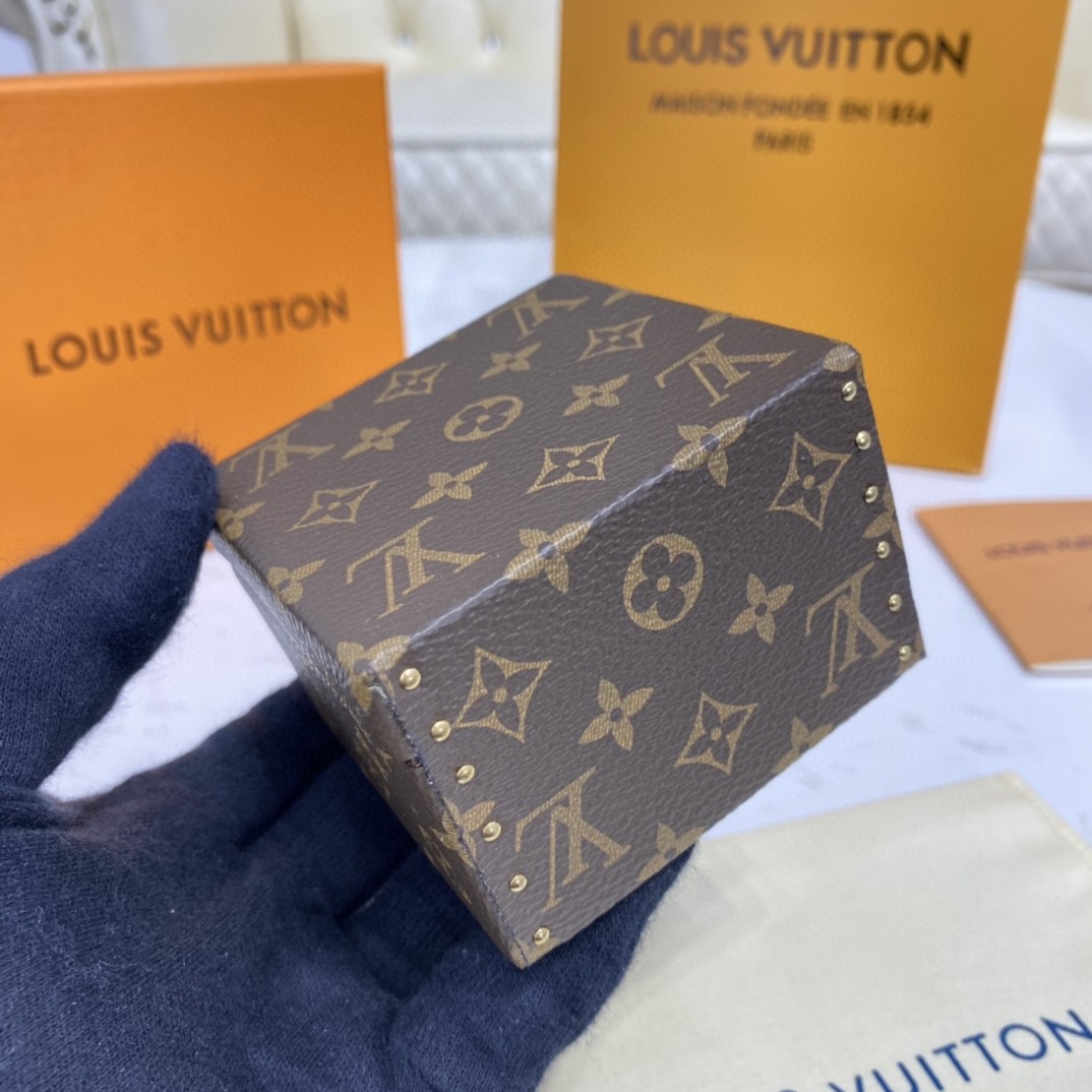 Louis Vuitton Hard Sided Trunk Ring Box(7.5-7.5-5cm) - DesignerGu