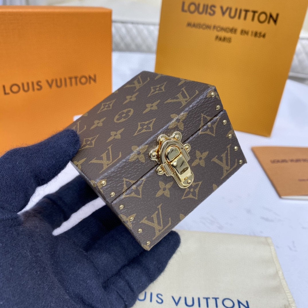 Louis Vuitton Hard Sided Trunk Ring Box(7.5-7.5-5cm) - DesignerGu