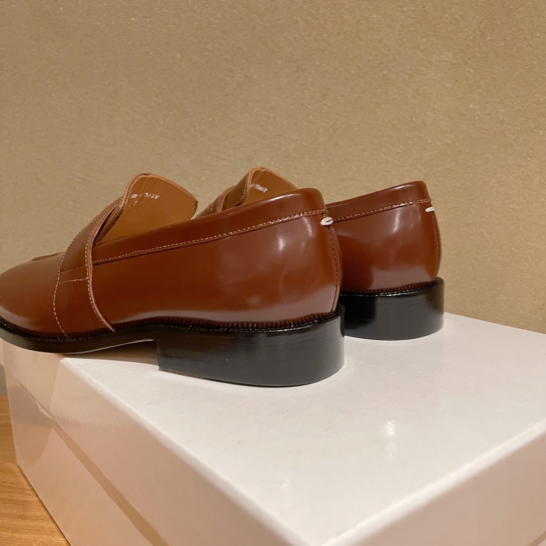 Maison Margiela Tabi Loafers - DesignerGu