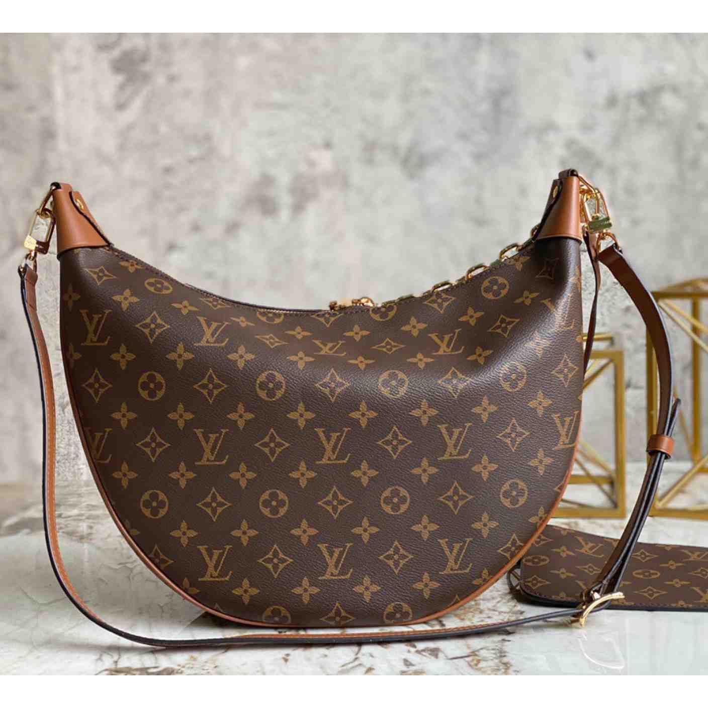 Louis Vuitton Loop Hobo(38-30-10cm)     M46311 - DesignerGu