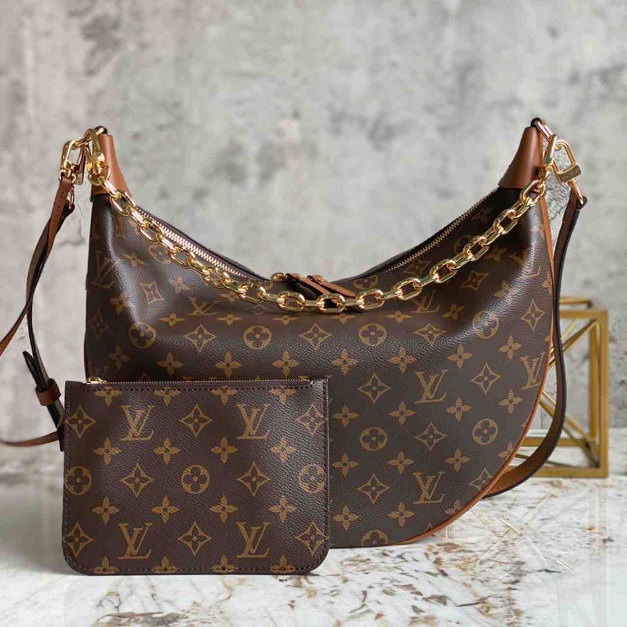 Louis Vuitton Loop Hobo(38-30-10cm)     M46311 - DesignerGu