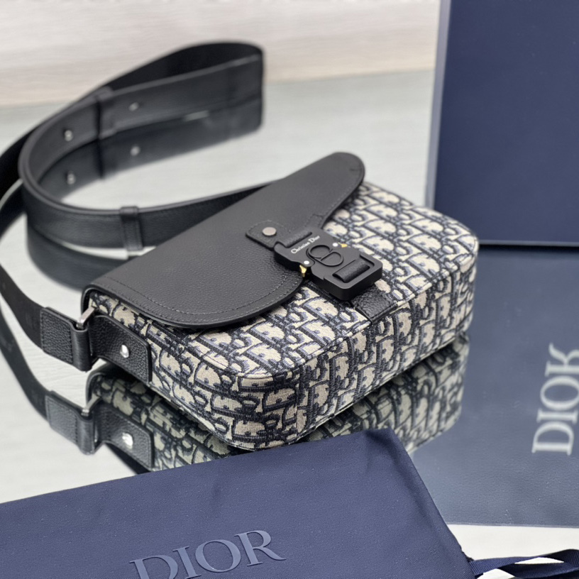 Dior Mini Saddle Bag With Strap(23-18-6 cm) - DesignerGu