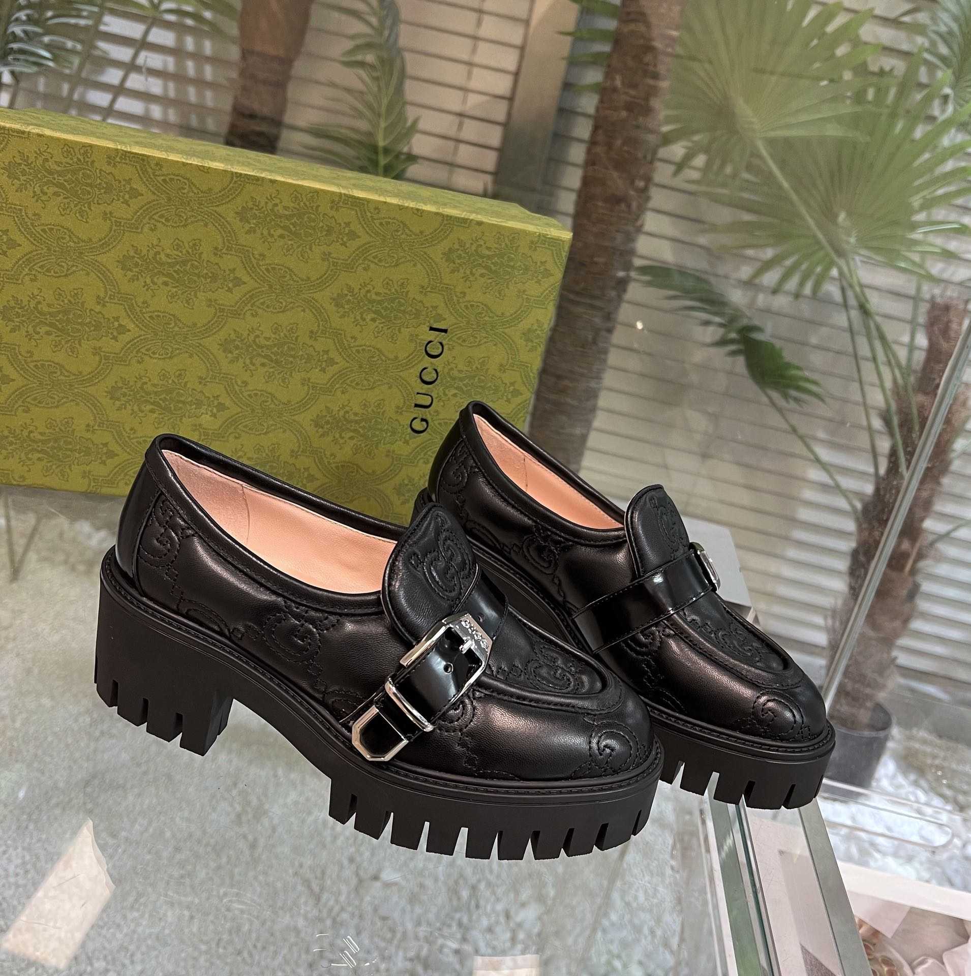 Gucci Women's GG Matelassé Shoe - DesignerGu