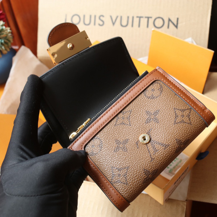 Louis Vuitton Dauphine Compact Wallet (12-9.5-3.5cm)   M68725 - DesignerGu