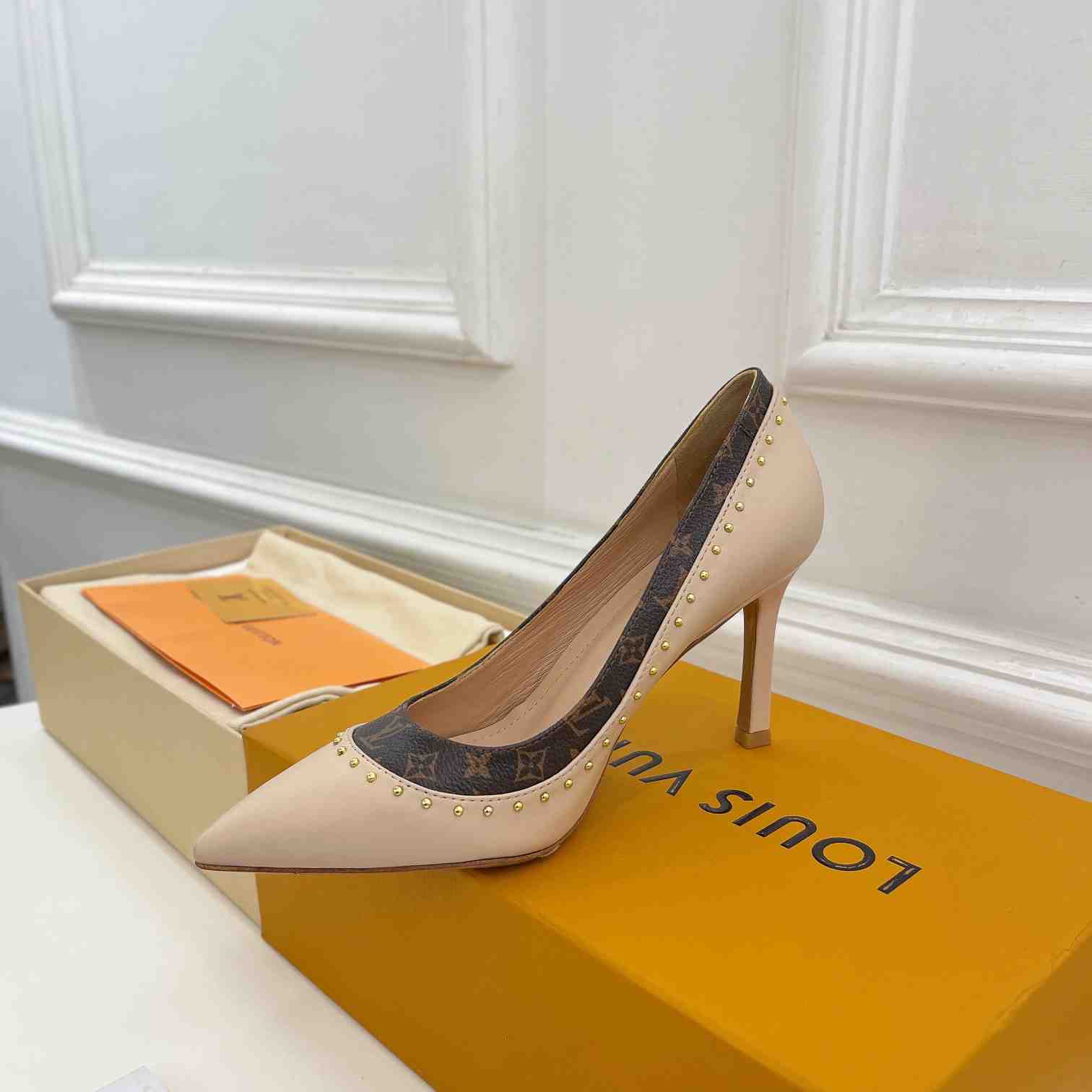 Louis Vuitton Signature Pump - DesignerGu