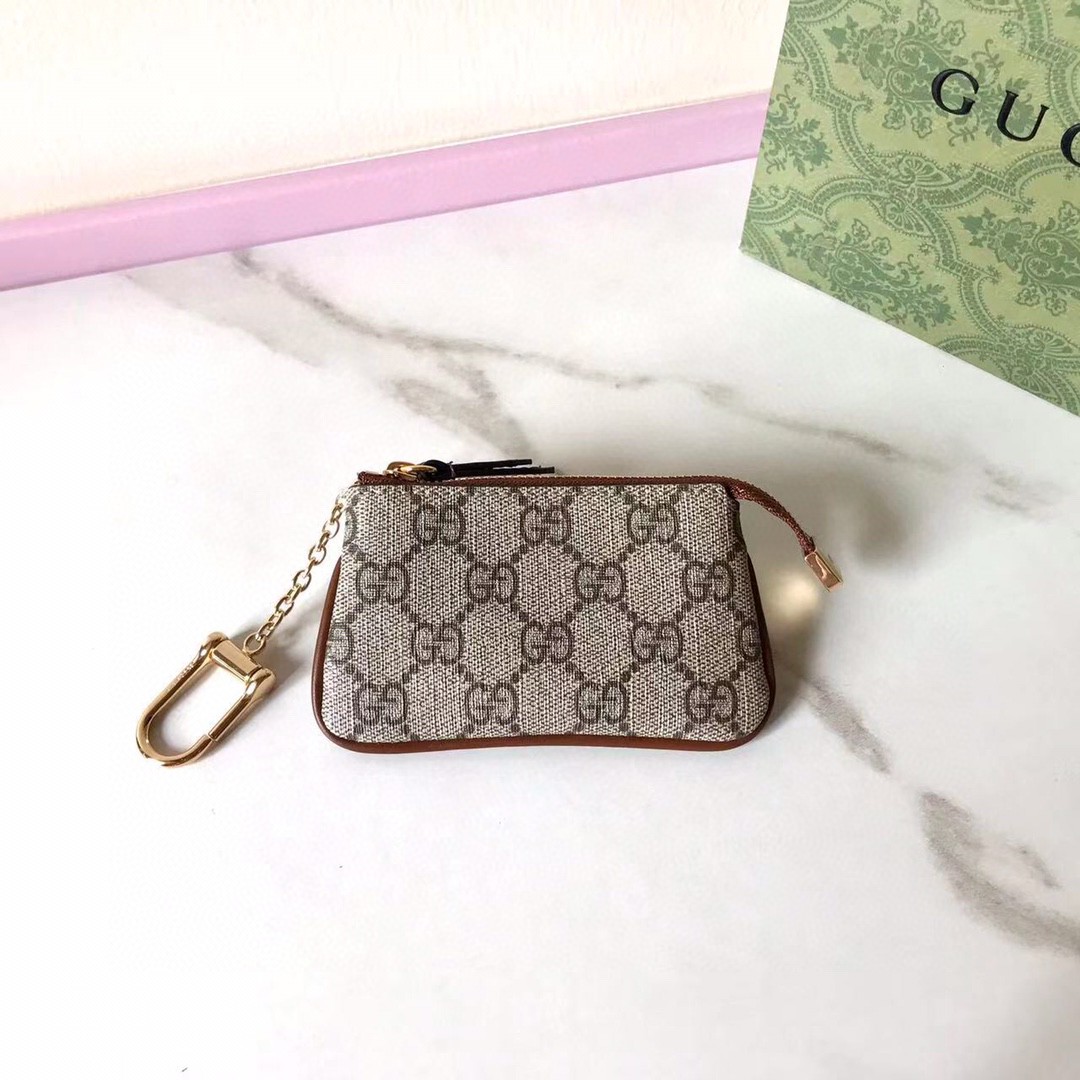 Gucci GG Supreme Key Pouch - DesignerGu