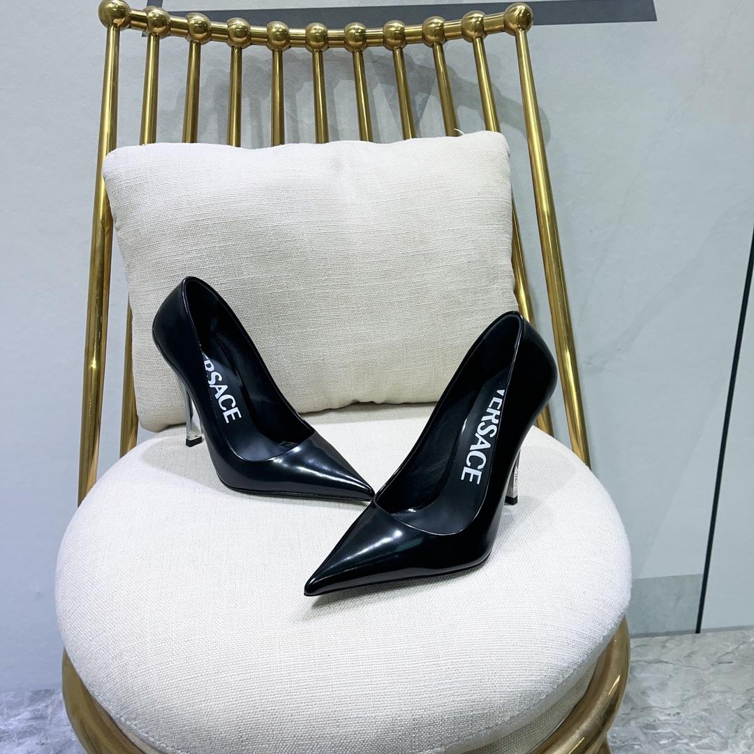 Versace Pin-Point Pumps - DesignerGu