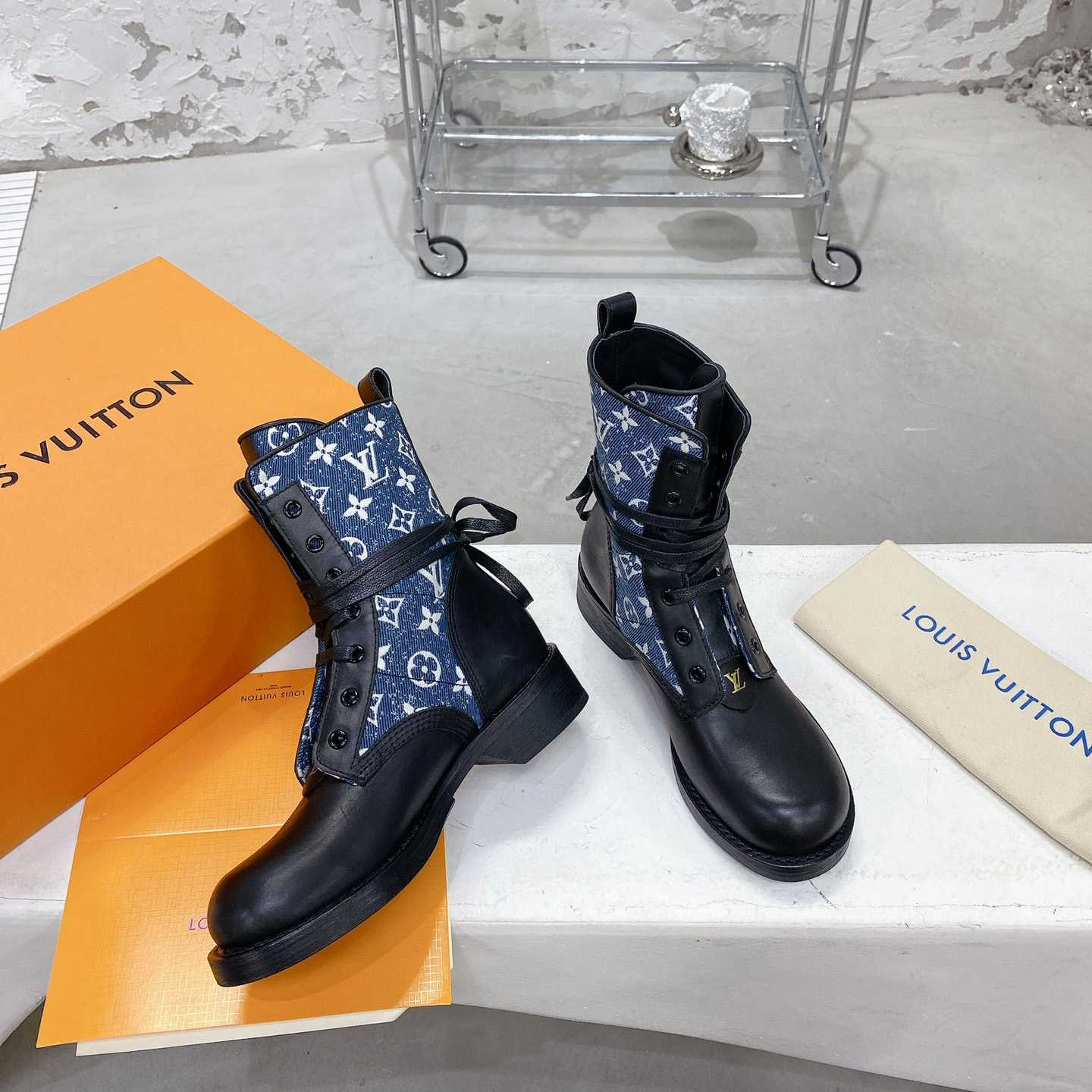 Louis Vuitton Metropolis Flat Ranger - DesignerGu