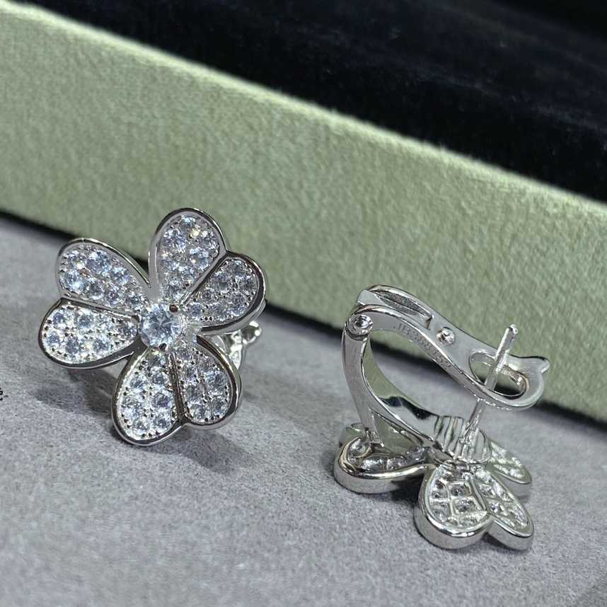 Van Cleef & Arpels Earrings - DesignerGu