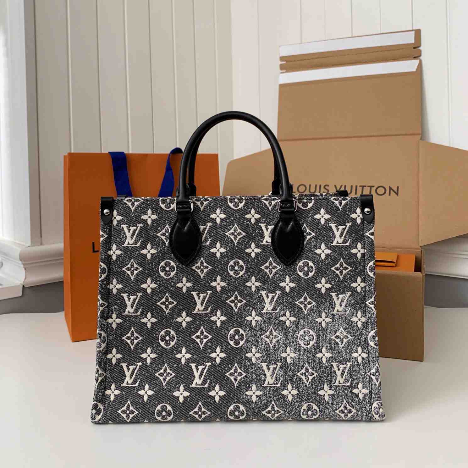 Louis Vuitton OnTheGo MM(35-27-14cm) - DesignerGu