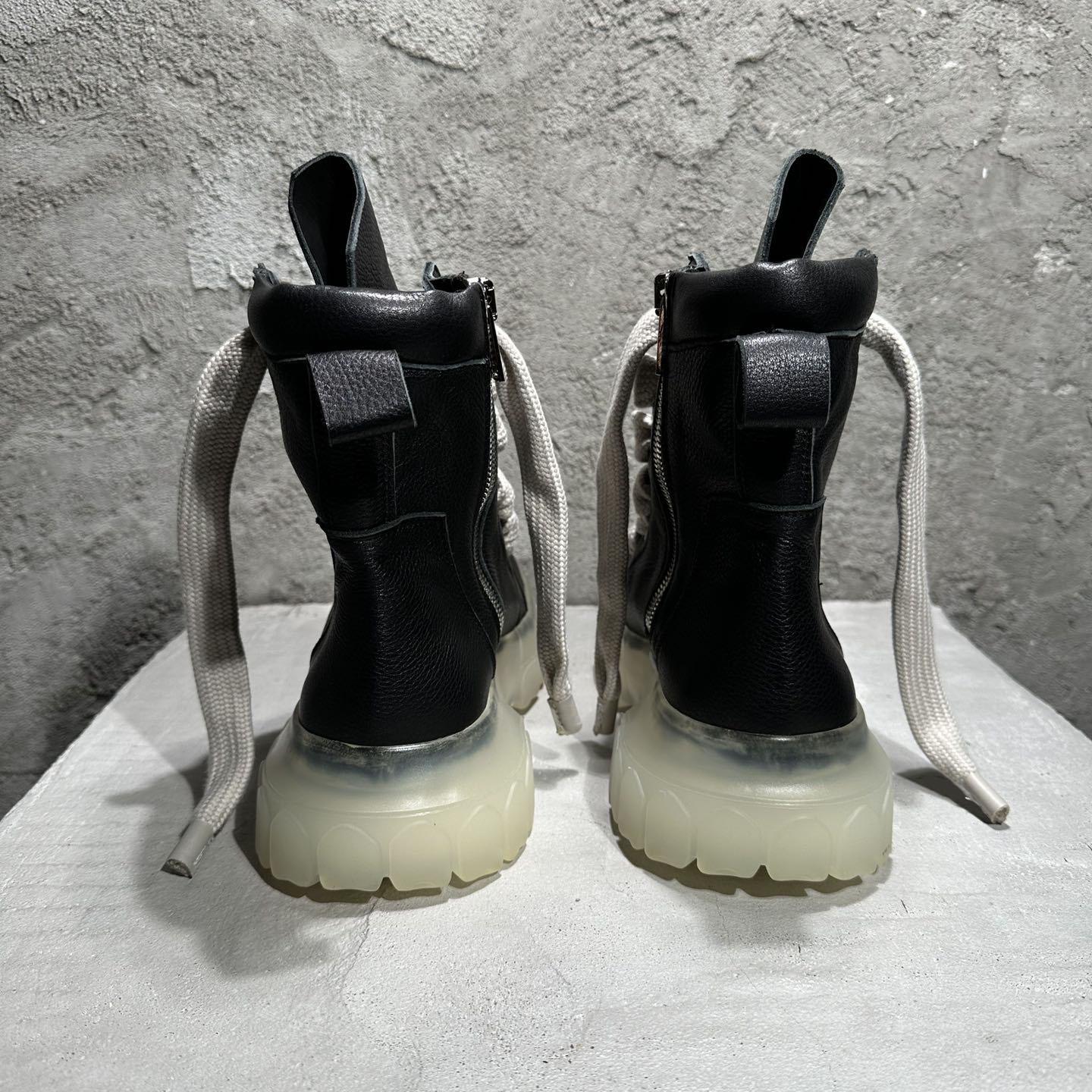 Rick Owens Beatle Lace Up Boots In Black - DesignerGu