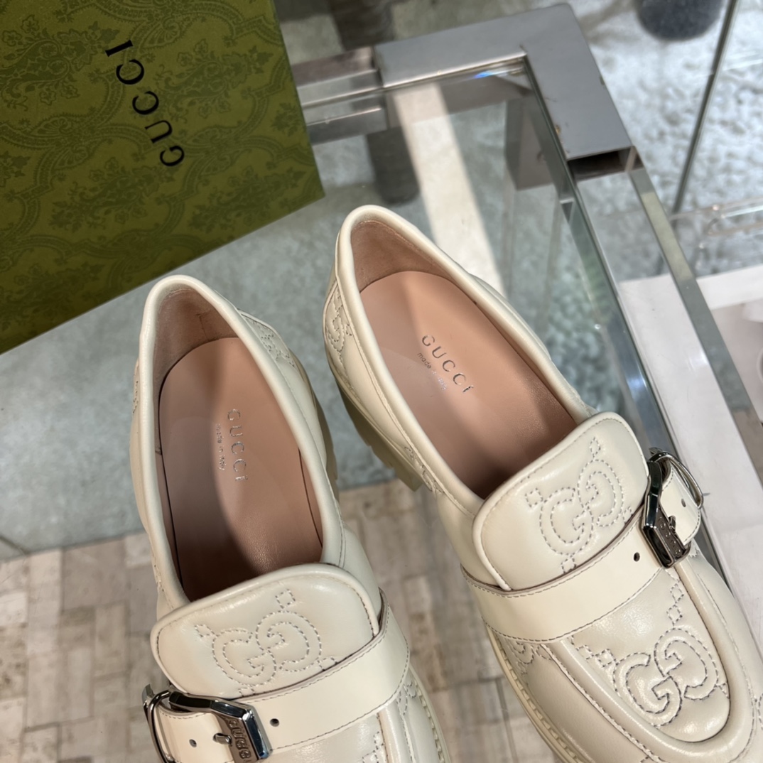 Gucci Women's GG Matelassé Shoe - DesignerGu