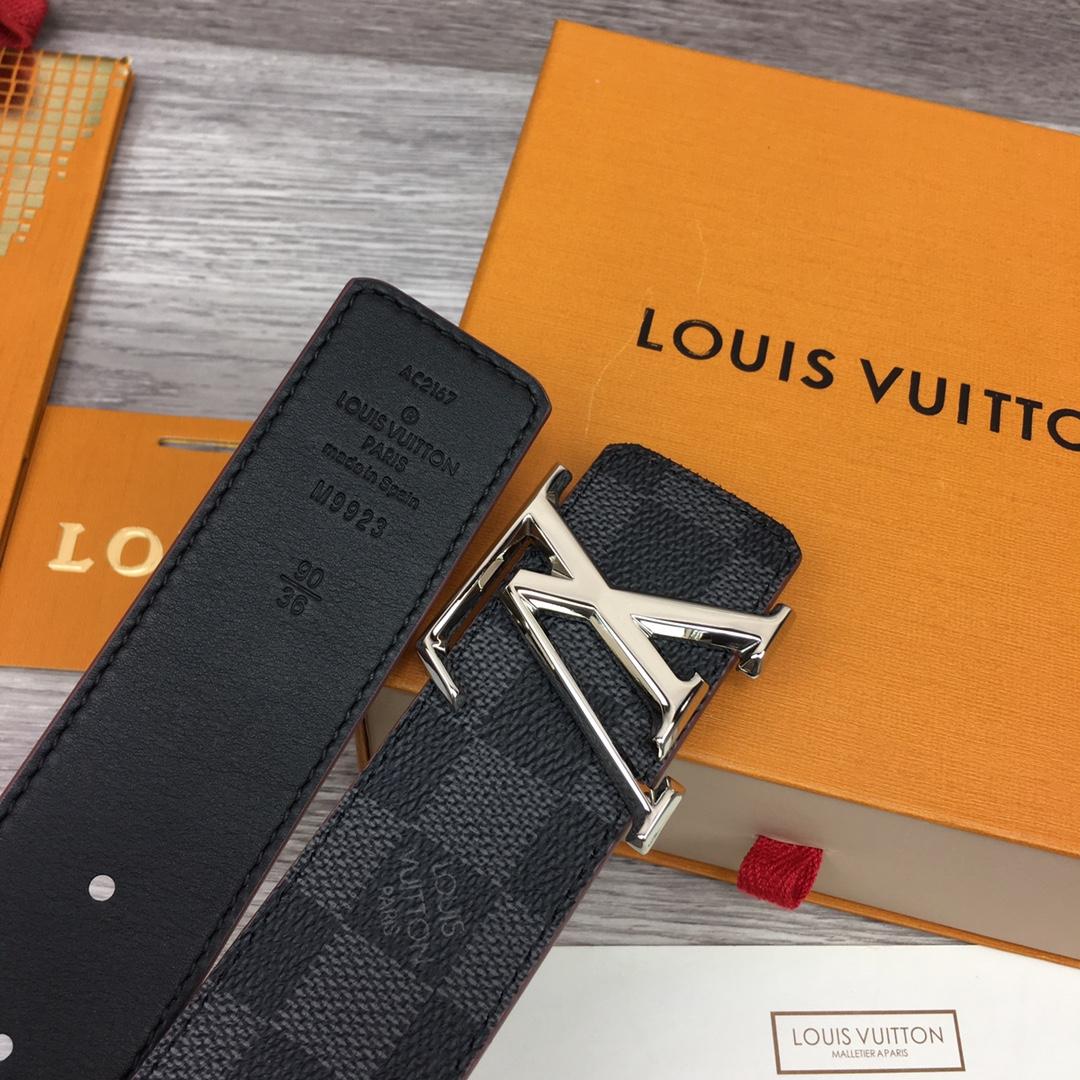 Louis Vuitton  LV Initiales 40mm Reversible Belt - DesignerGu