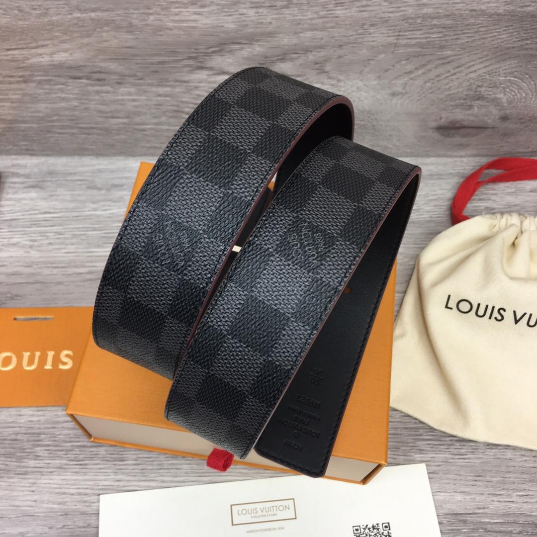 Louis Vuitton  LV Initiales 40mm Reversible Belt - DesignerGu