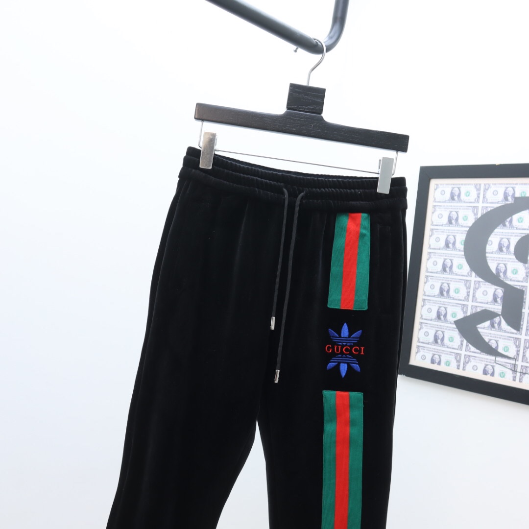 Gucci Zip Jacket & Jogging Pants - DesignerGu