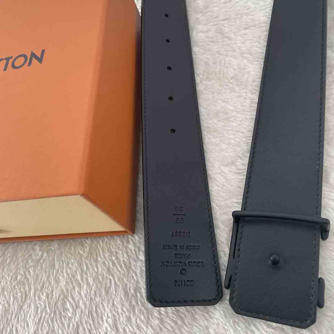 Louis Vuitton LV Shape 40MM Reversible Belt    M0637U - DesignerGu