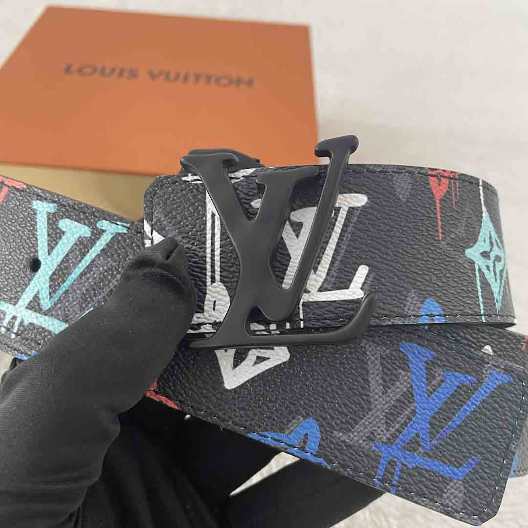 Louis Vuitton LV Shape 40MM Reversible Belt    M0637U - DesignerGu