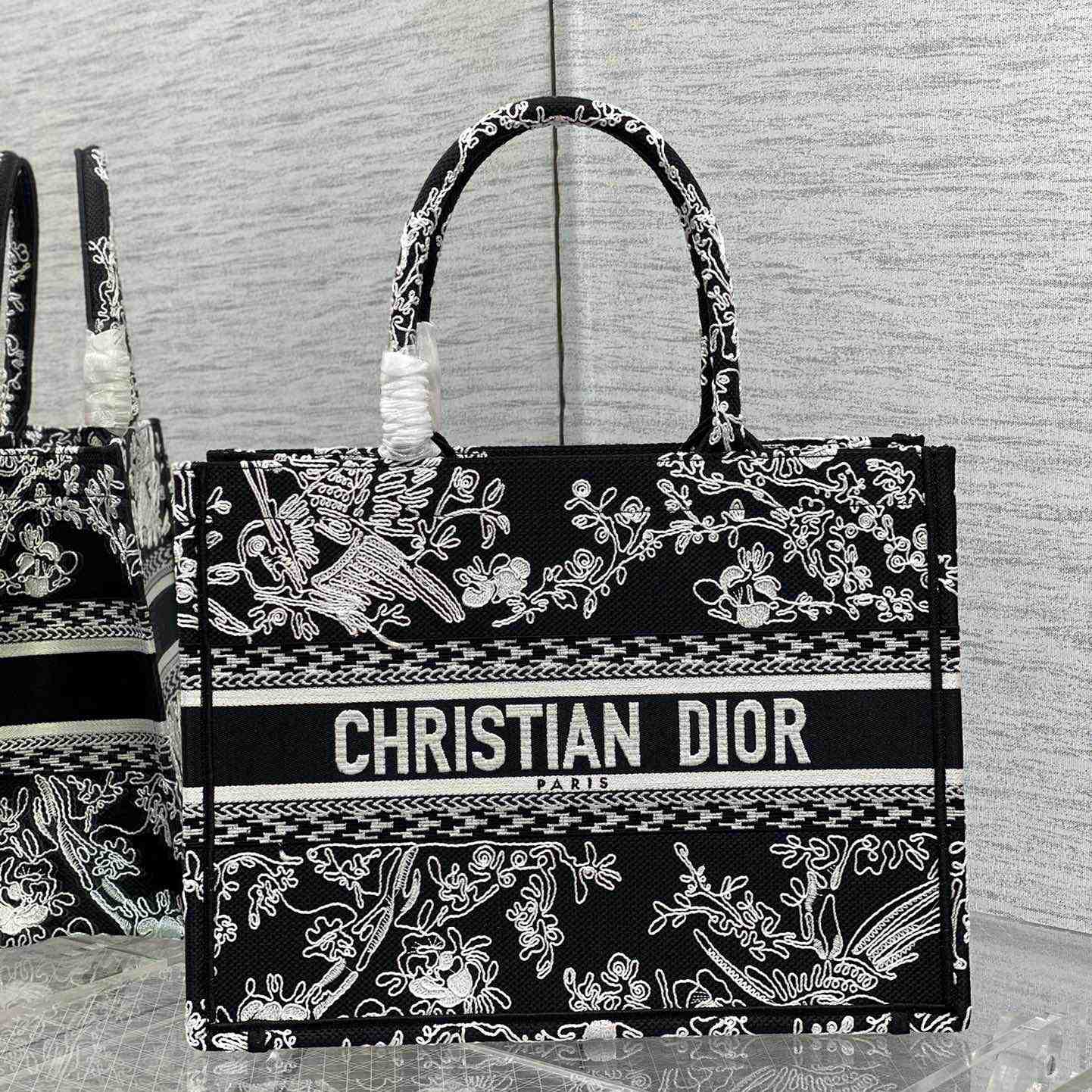 Dior Medium Dior Book Tote(36-18-28cm) - DesignerGu