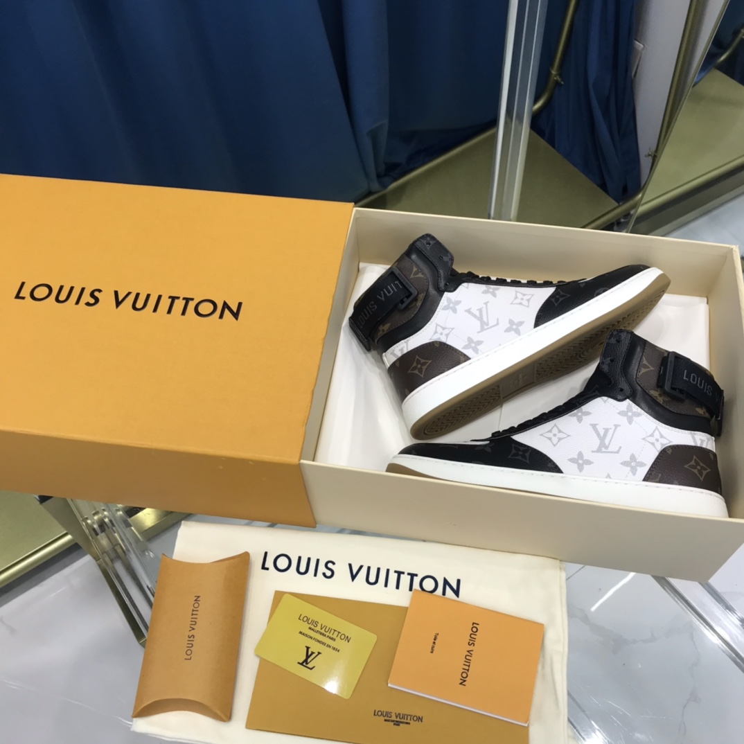 Louis Vuitton Rivoli Sneaker Boot    1A44VT - DesignerGu