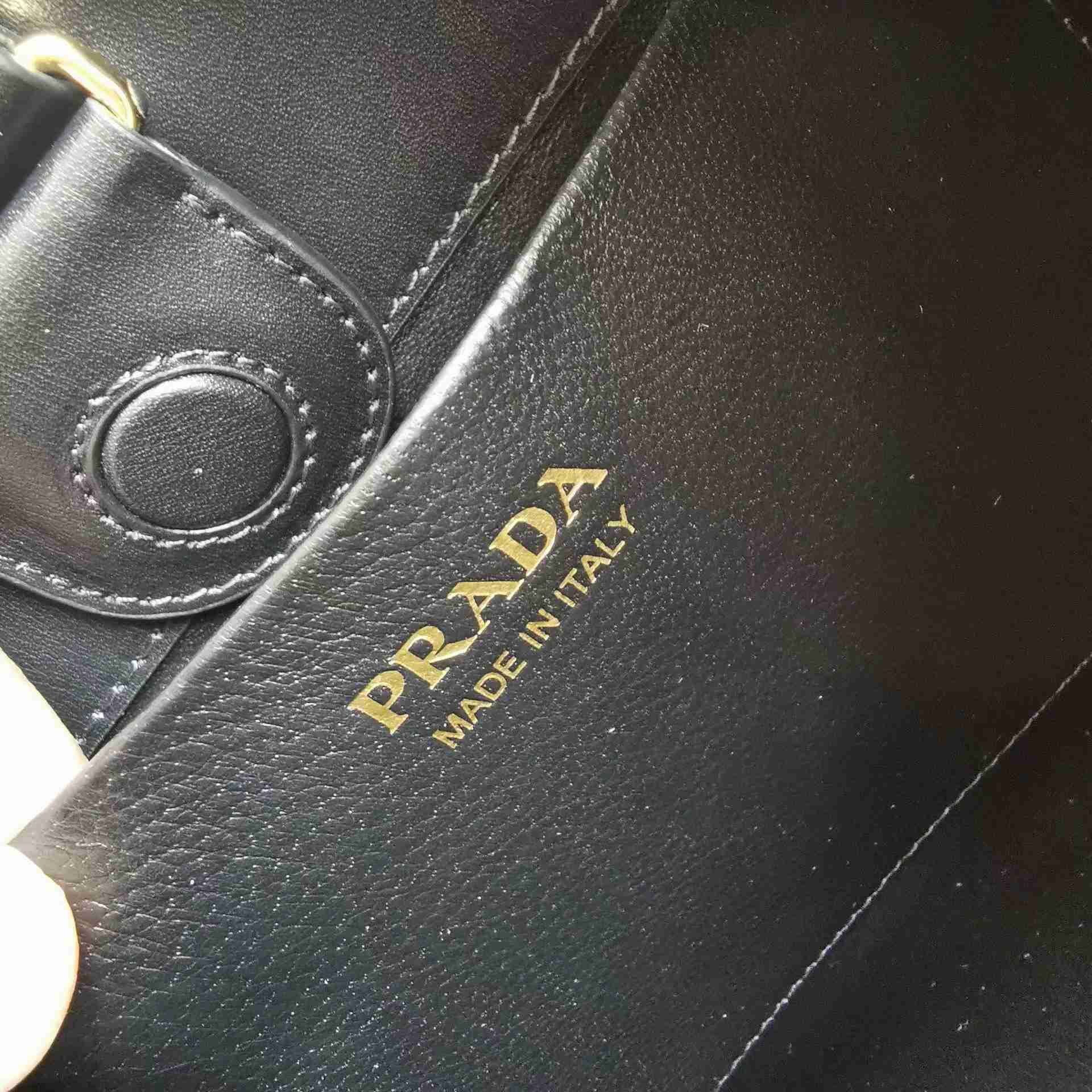 Prada Prada Cleo brushed leather shoulder bag(27-20-7cm) - DesignerGu