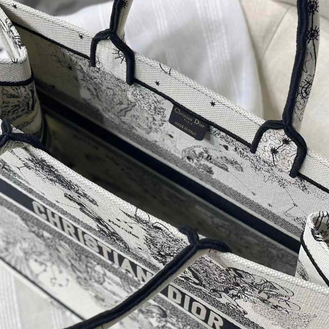 Dior Oblique Embroidered Book Tote(41.5-25-18cm) - DesignerGu