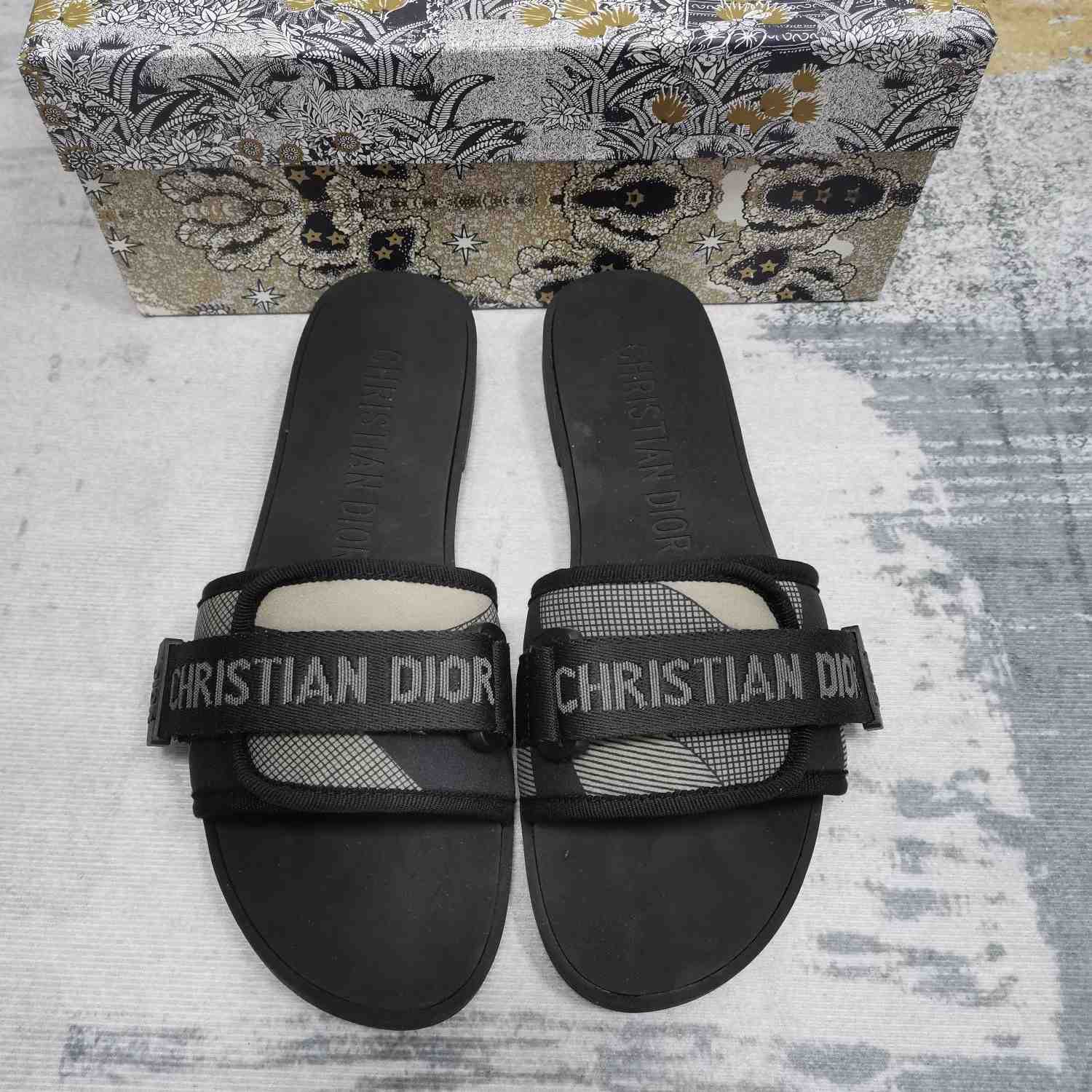 Dior Evolution Slide - DesignerGu