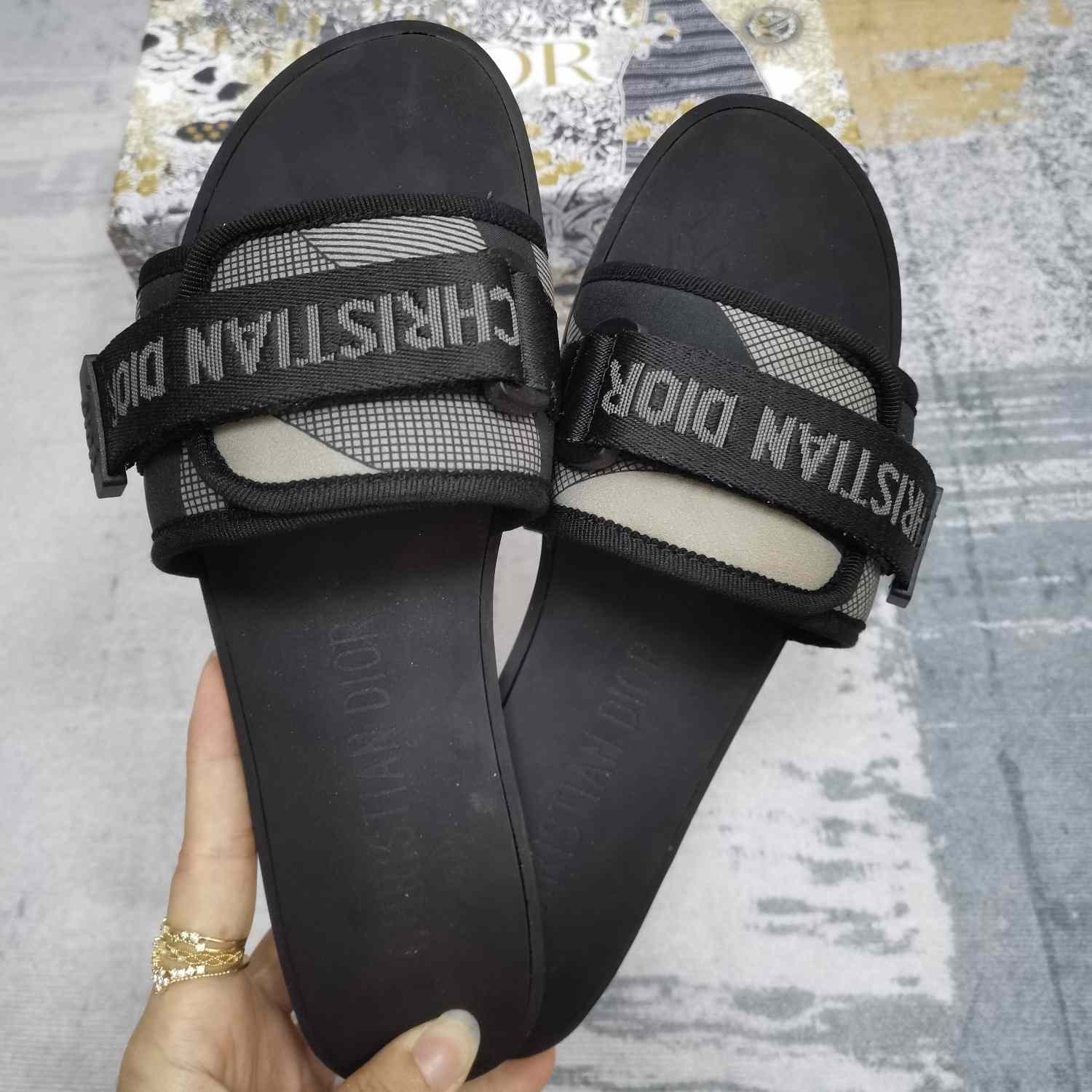 Dior Evolution Slide - DesignerGu