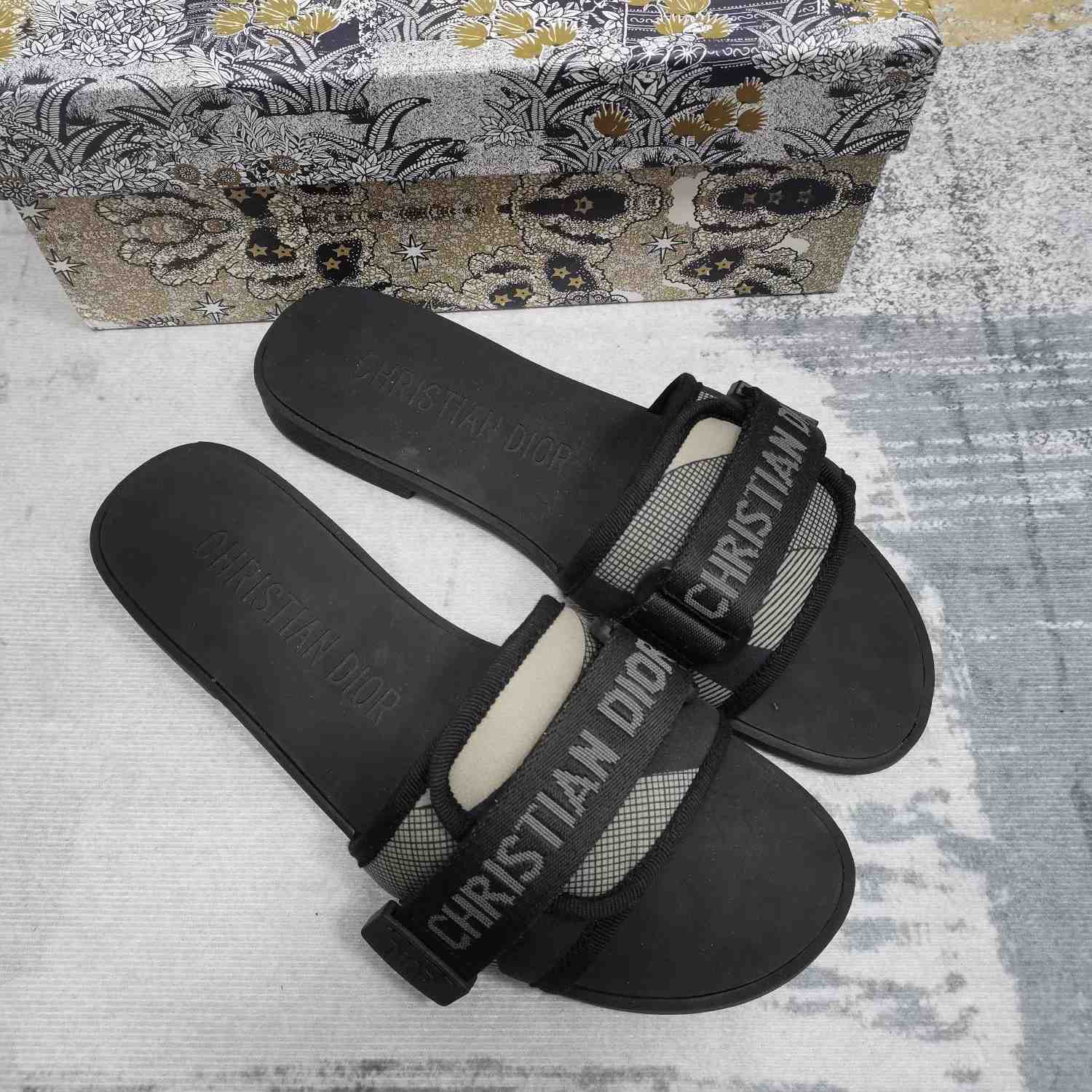 Dior Evolution Slide - DesignerGu