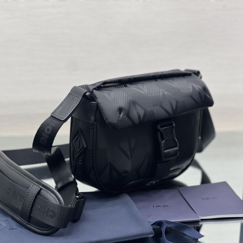 Dior Explorer Pouch With Strap - DesignerGu