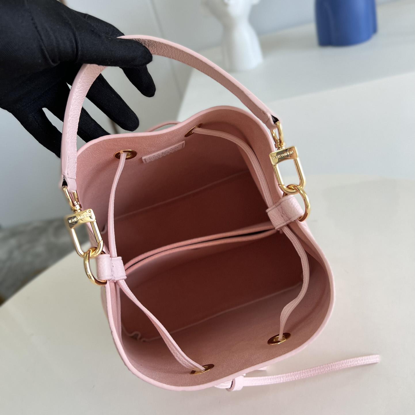 Louis Vuitton Néonoé BB Bucket Bag (20 x 20 x 13 cm)   M46174 - DesignerGu