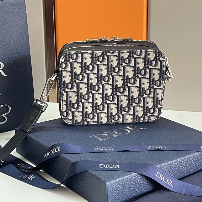 Dior Explorer Pouch With Strap - DesignerGu