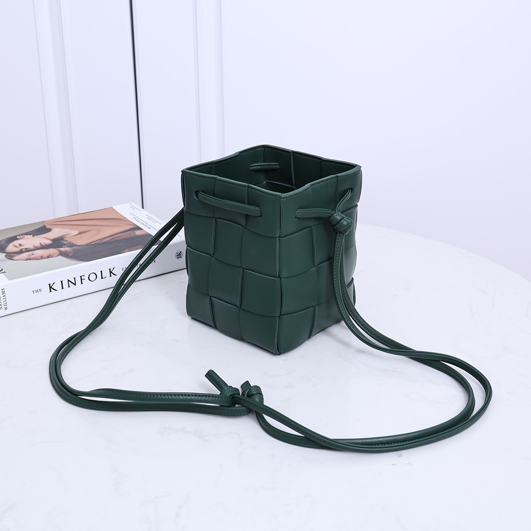 Bottega Veneta Small Cassette Bucket Bag - DesignerGu