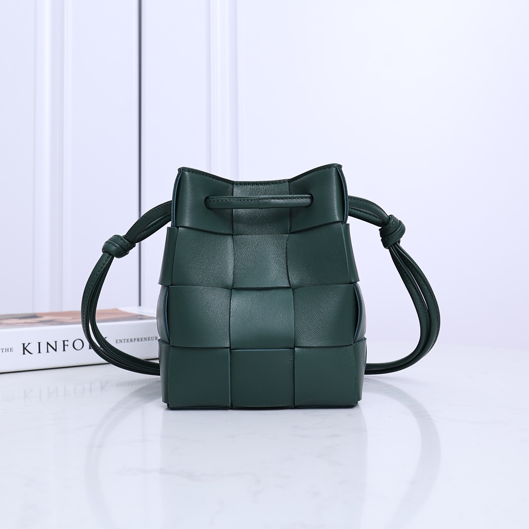 Bottega Veneta Small Cassette Bucket Bag - DesignerGu