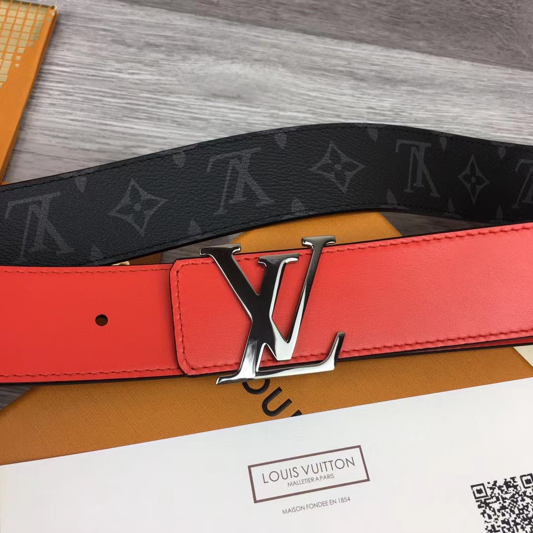 Louis Vuitton LV Initials 40MM Reversible Belt    M0601Q - DesignerGu