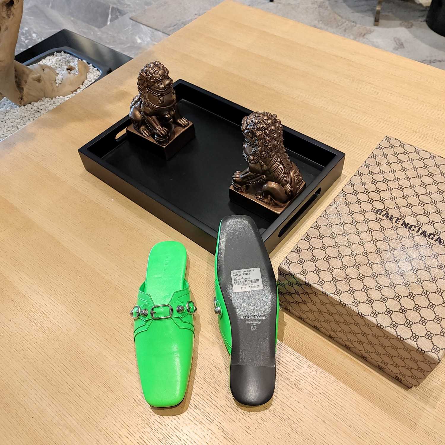 Balenciaga Women's Cosy Cagole Mule  - DesignerGu