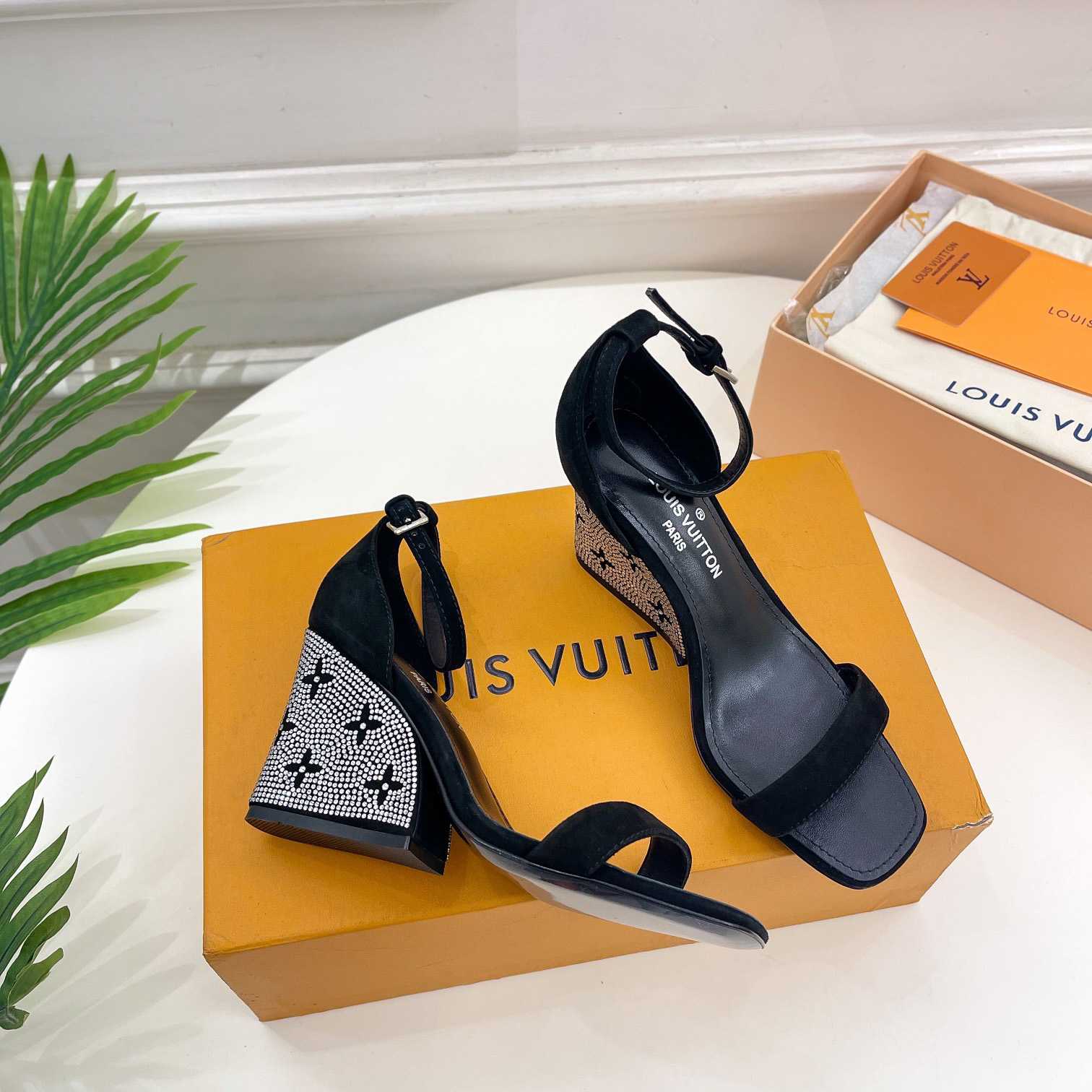 Louis Vuitton Appeal Wedge Sandal       1AACNU - DesignerGu