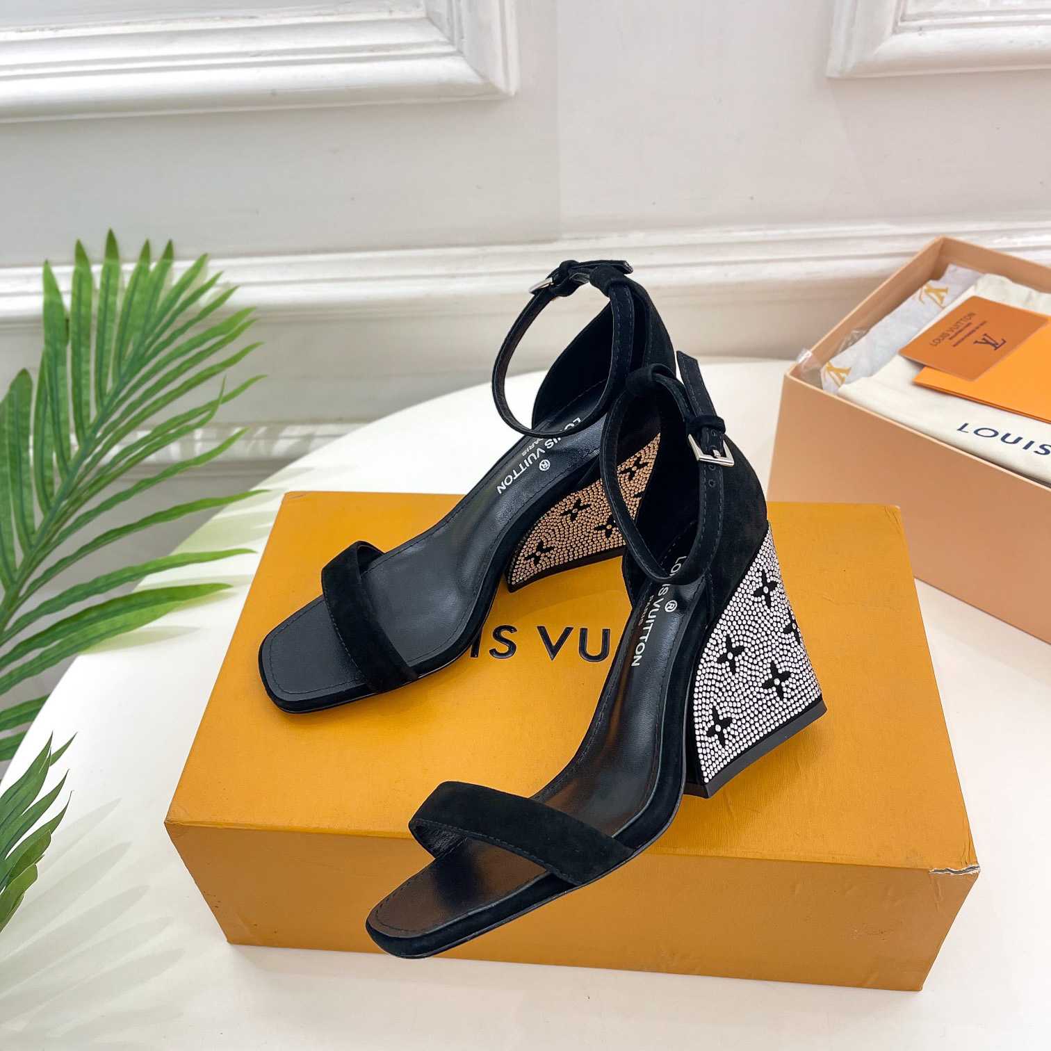 Louis Vuitton Appeal Wedge Sandal       1AACNU - DesignerGu