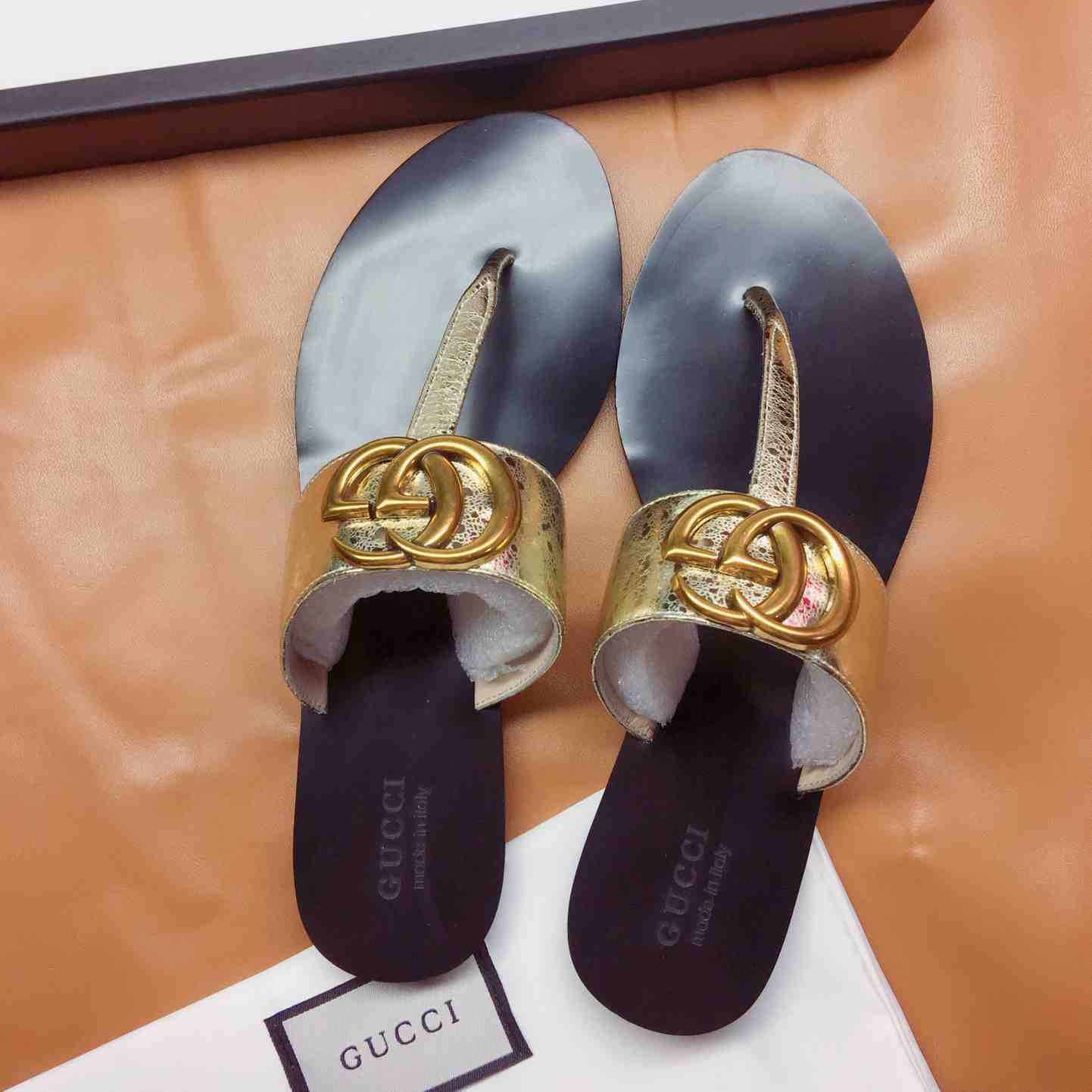 Gucci Marmont Leather Platform Sandals - DesignerGu