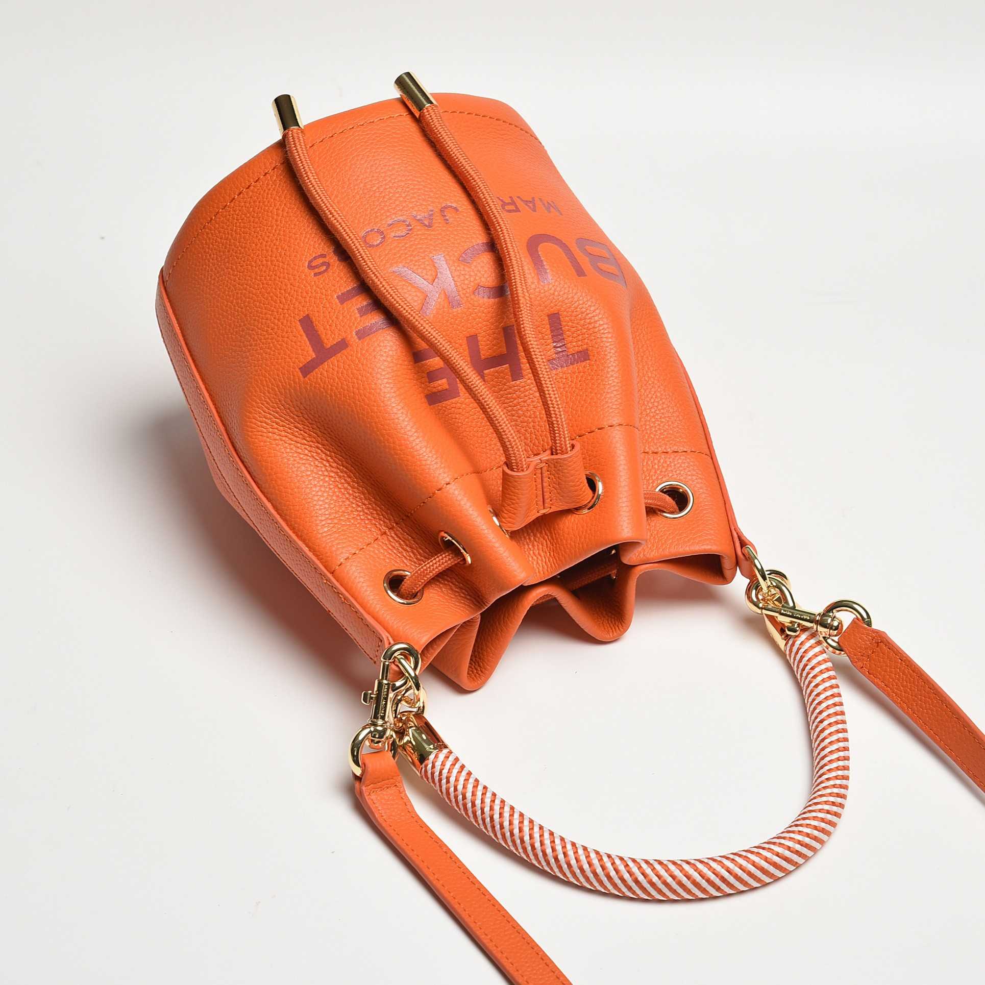 Marc Jacobs The Bucket Bag(19-19-23cm) - DesignerGu