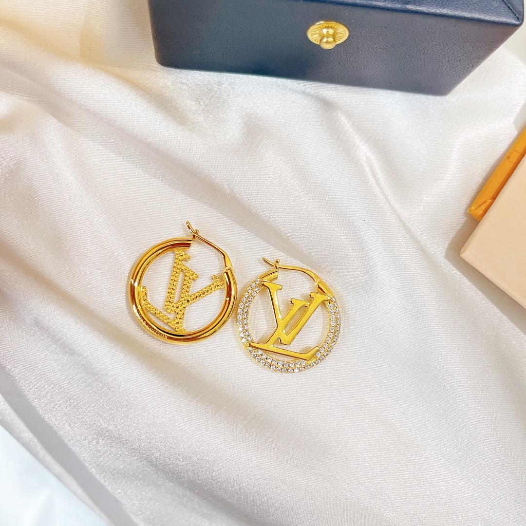 Louis Vuitton Earrings - DesignerGu